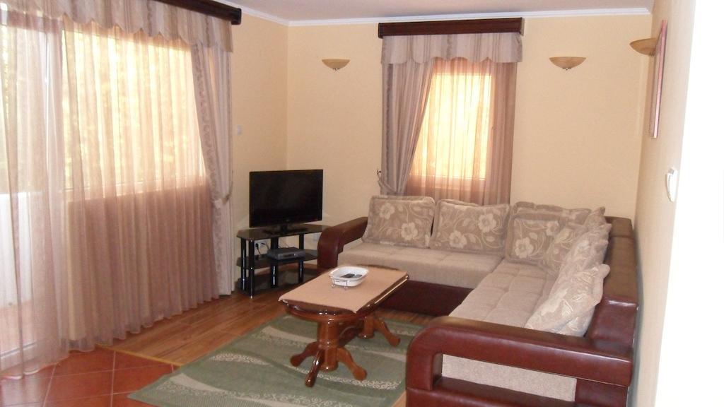 Apartments Marovic Lustica Exterior photo